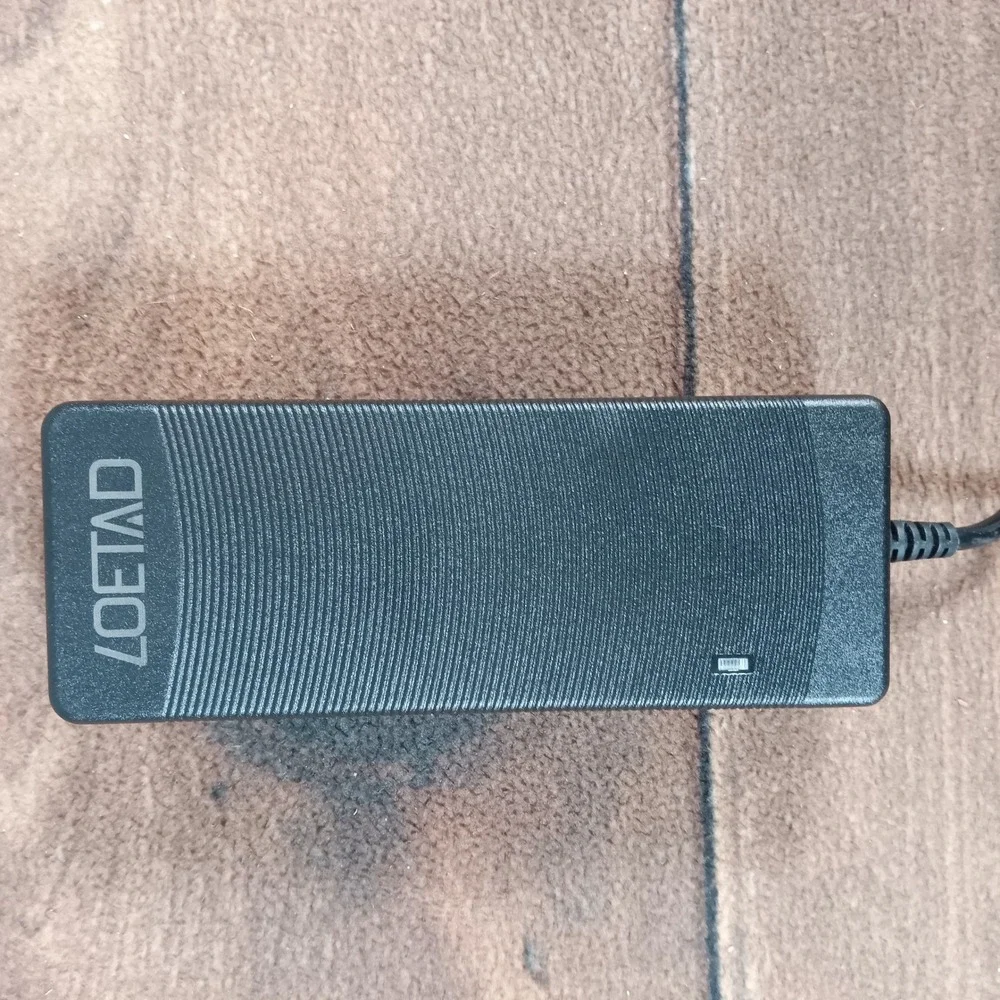LOETAD AC DC ADAPTER YUY2010A 100 240V 50 60Hz 1.6A Power Supply Car Charger